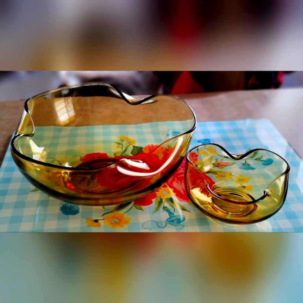 Anchor Hocking Amber Glass Chip and Dip Bowl Set